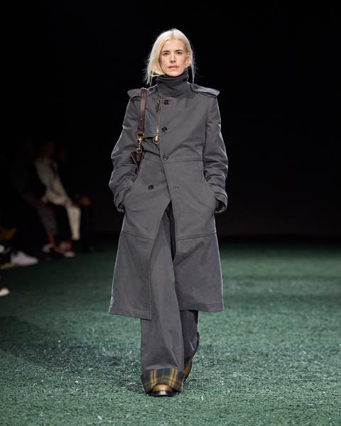 Burberry Winter 2024 Show - Look 1 - AGYNESS