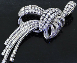Platinum 23.69CT VSF diamond ribbon brooch