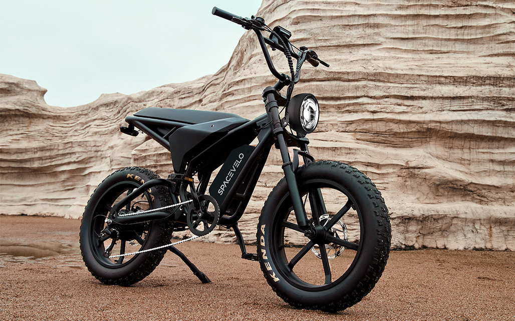 SPACEVELO's BLITZ S1 electric bike showcasing its modern design and features.
