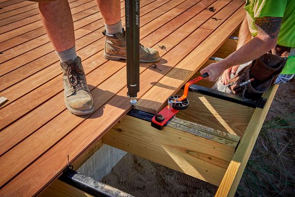 The unique LEVER tool sets in one turn to lock boards in place. When combined with CAMO EDGE Clips and DRIVE tool, LEVER speeds up grooved decking installations by locking multiple rows of boards and clips in place--up to 5X faster than other methods.