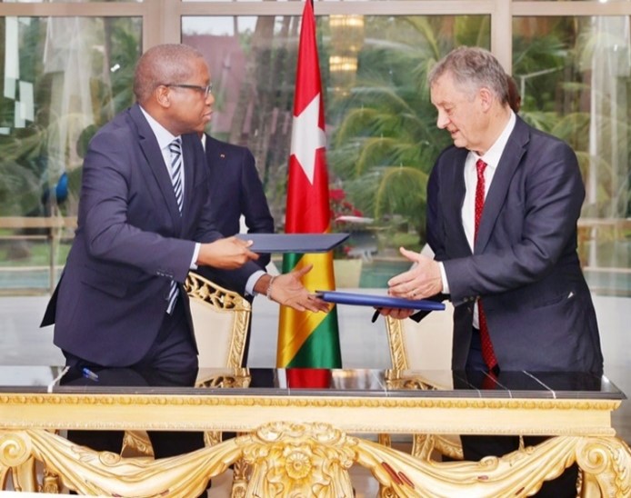 Figure 1 - NANO Nuclear Energy Inc. Lead of Nuclear Fuel Cycle, Radiation and Materials, Ian Farnan and Honourable Robert Koffi Messan Eklo, Minister of Mines and Energy Resources of the Togolese Republic Sign a Memorandum of Understanding to support the development and deployment of advanced nuclear technology and infrastructure in Togo