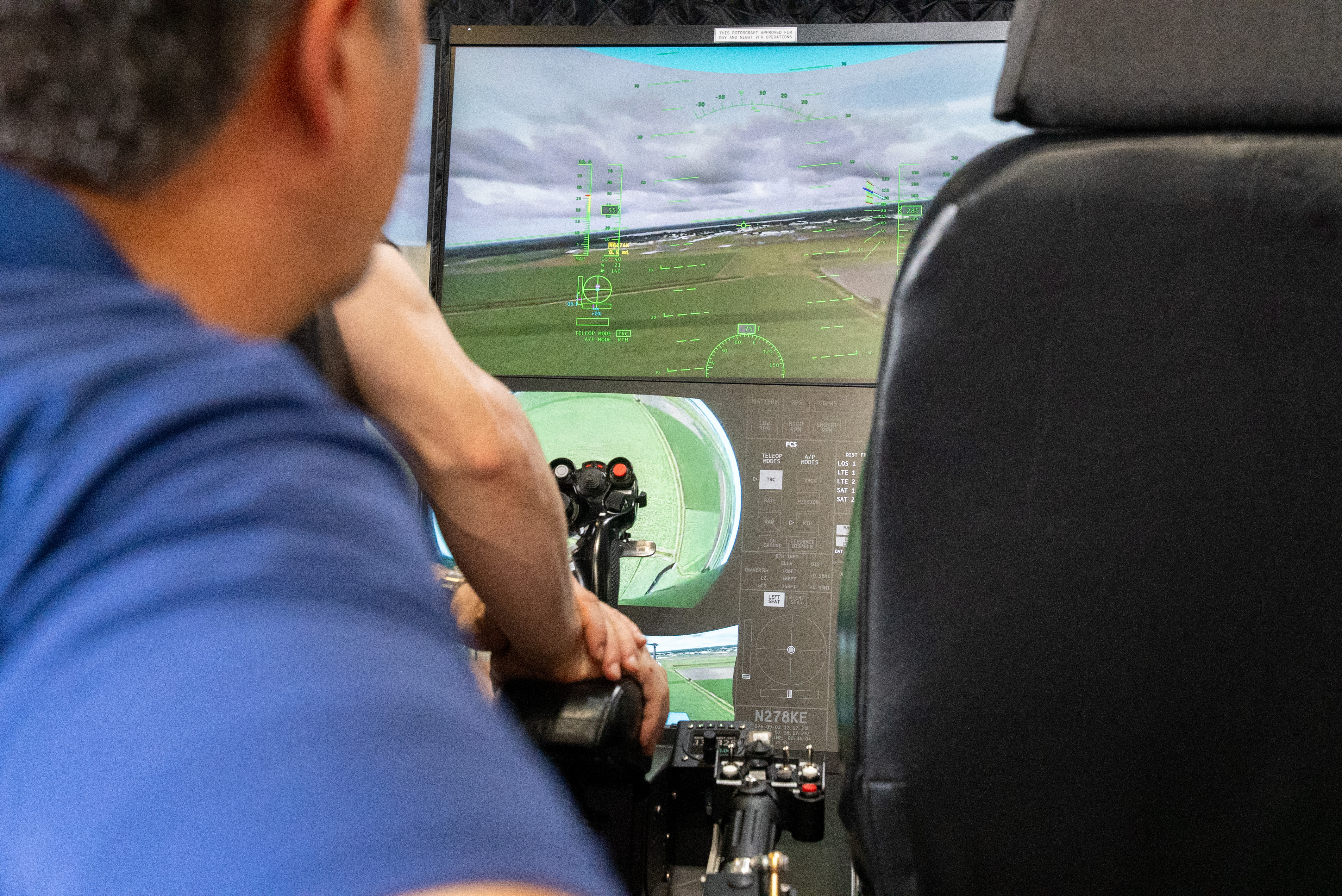Overshoulder view of GCS screens for R44 AIRTRUCK.