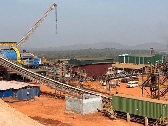 First ore being delivered to Kiniéro mill