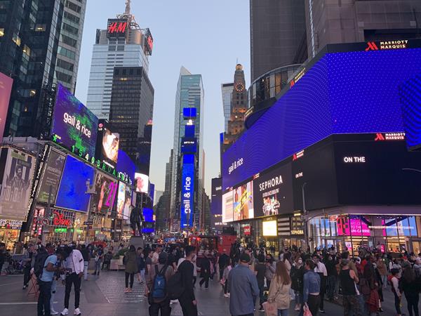 Gail & Rice executes Times Square 42-screen takeover
