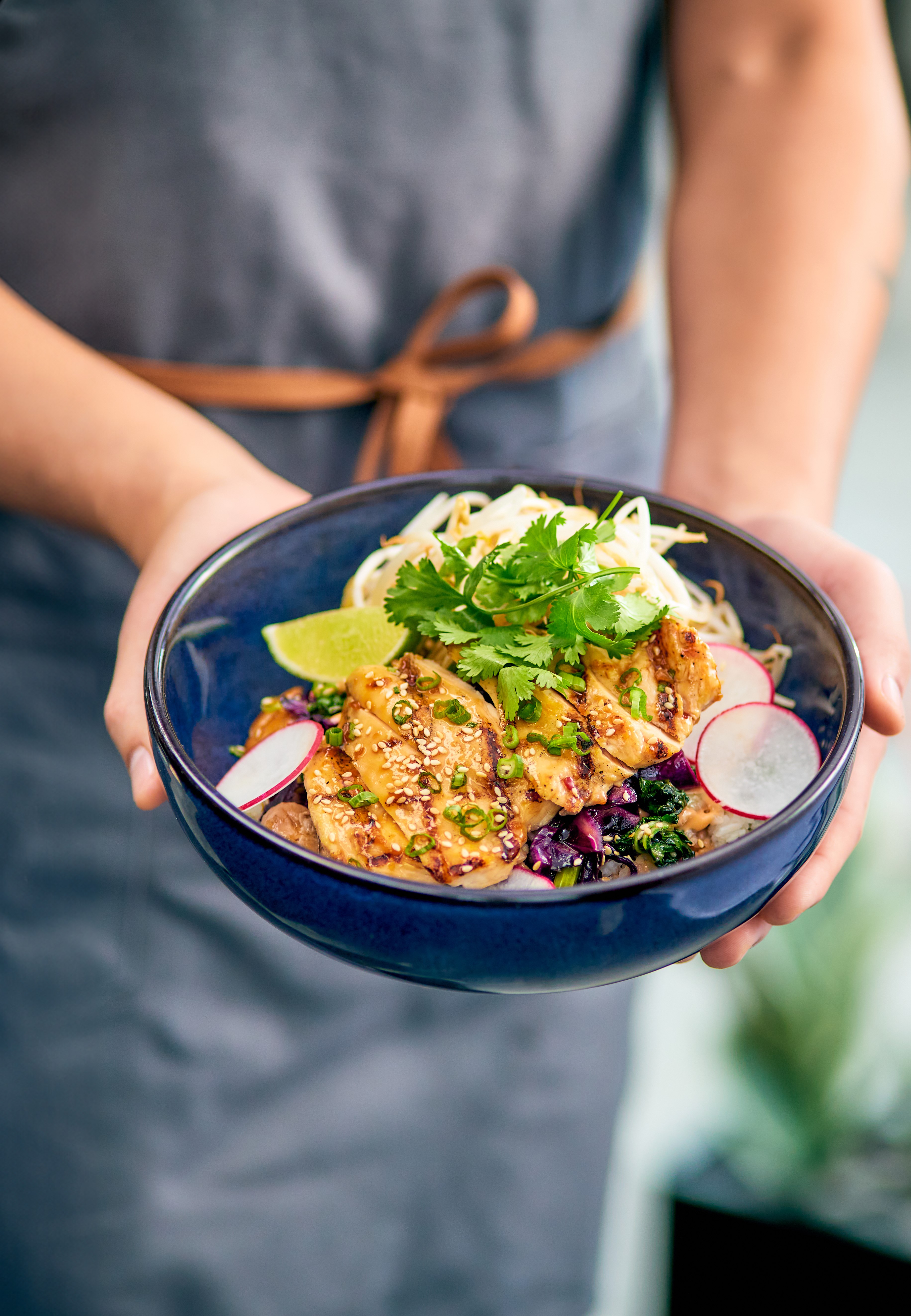 4. Moxies Regina - Mangkuk Zen Ayam Panggang