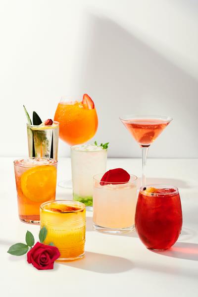 Flower-powered cocktails and mocktails featuring Petal Sparkling Botanical Blends, developed by award-winning mixologist Ivy Mix. Easy-to-make recipes deliver the wellness benefits of flowers in refreshing low-alcohol or alcohol-free creations, perfect for Labor Day celebrations.  