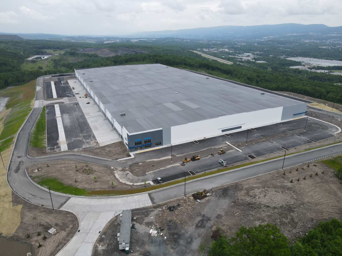 Speculative 750,000-square-foot project fully leased prior to completion
