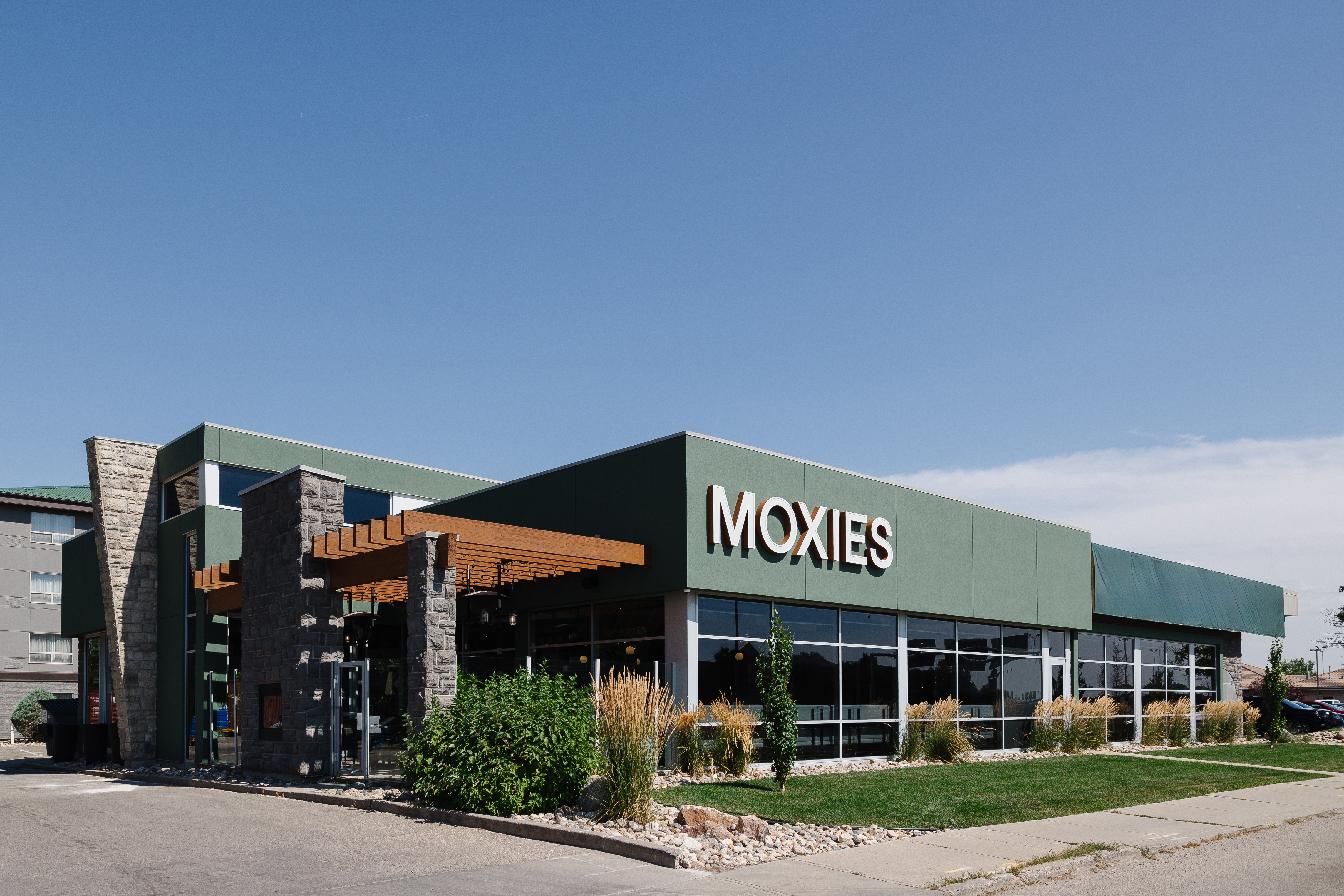 1. Moxies Regina - Eksterior