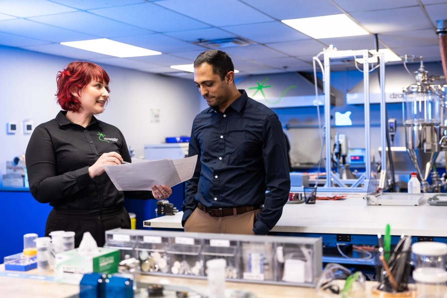 Dragonfly Energy Managers Discuss Battery Data in the R&D Lab.