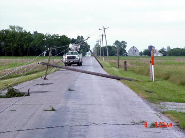 If you have been in an accident that has caused a downed power line, do not get out of your car and warn others to stay away.
Photo courtesy Safe Electricity