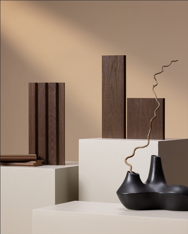 The Collection features premium products made from thermally modified Yellow Poplar and White Ash, enhanced completely without chemicals. Designed to meet the highest standards of technical performance and aesthetic appeal, Lunawood brings a touch of nature to all spaces, even in the most demanding environments.