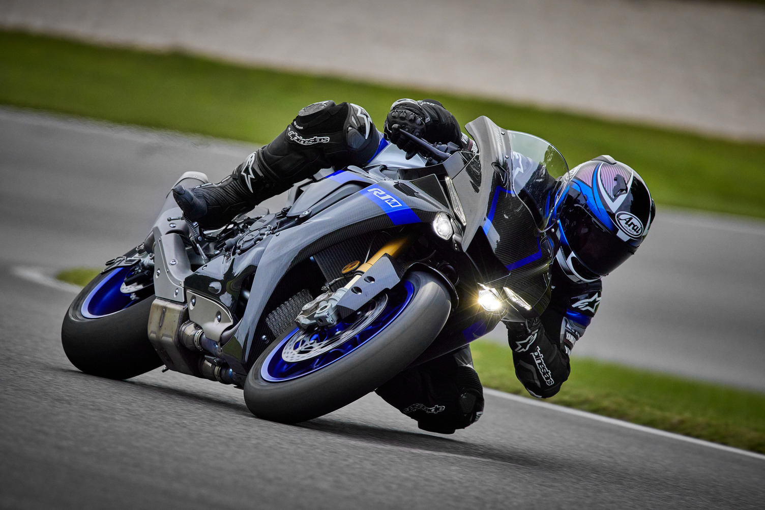 2022 YZF-R1M