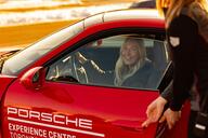 Le Centre d’expérience Porsche de Toronto lance le programme « Expérience pour ELLE »