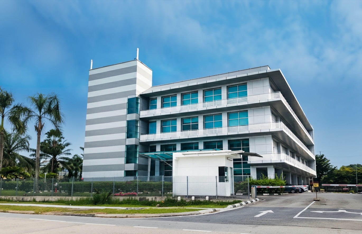 TelcoHub 1 data center in Cyberjaya, Malaysia, one of the country 's largest dark fiber interconnect hubs with over 6,000 fiber cores and 40+ network service providers 