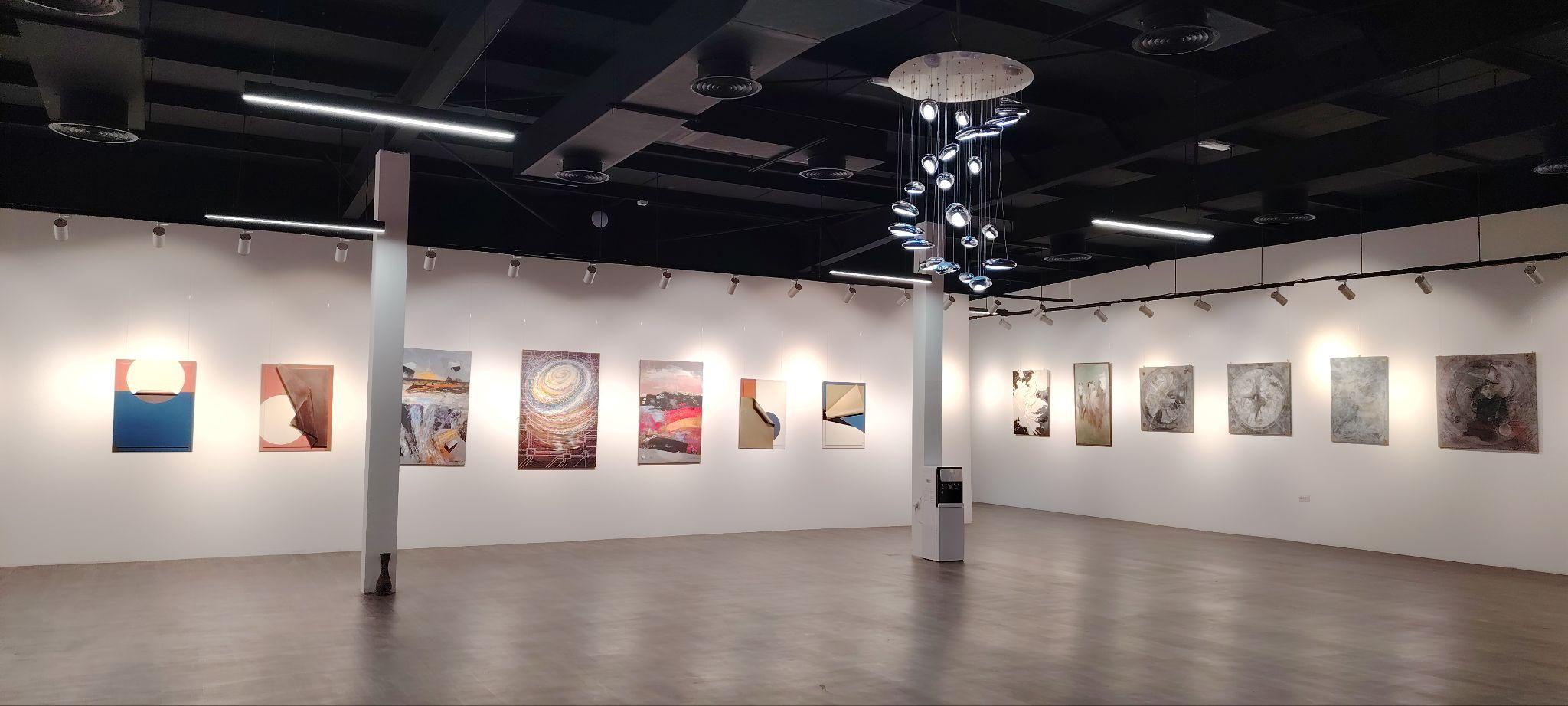 Art Smiley Debuts Its Hybrid Exhibit “Global Art Odyssey” at New Physical Art Gallery in Dubai