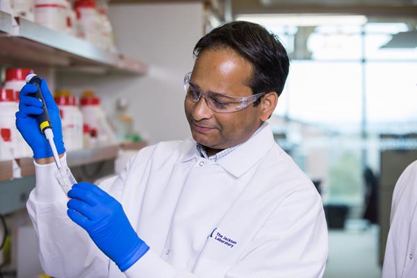 Vivek Kumar, Ph.D. in the lab