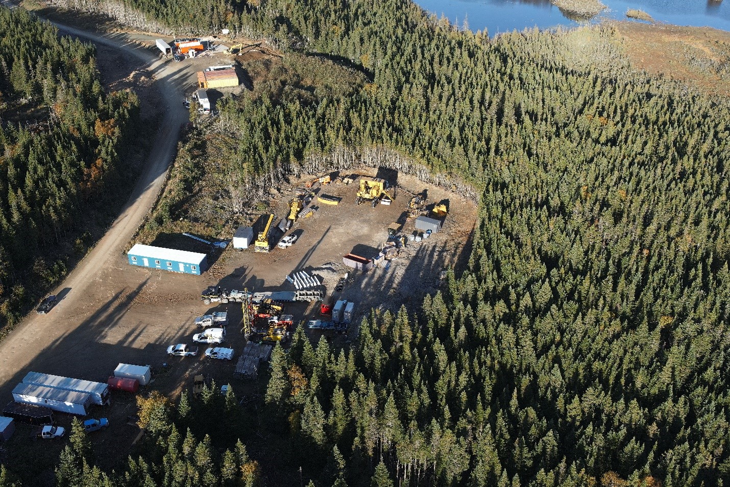 120 bed temporary camp installed (top). On-site laydown yard and fuel station (bottom)