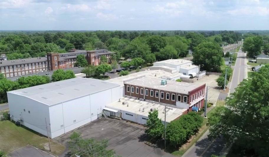 52,250± sf on 2± acres