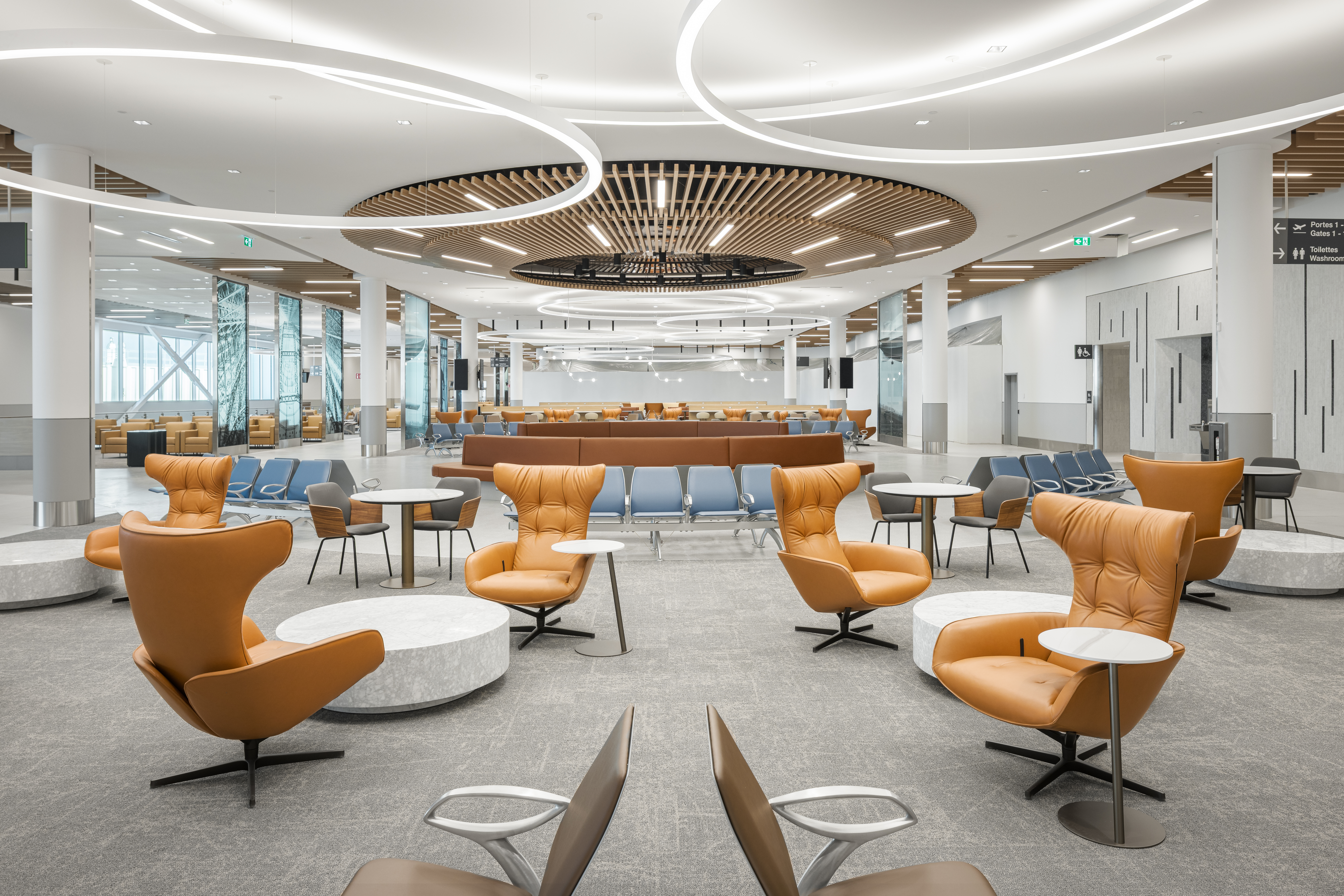 Photo 7 - Vue en longueur du salon des passagers