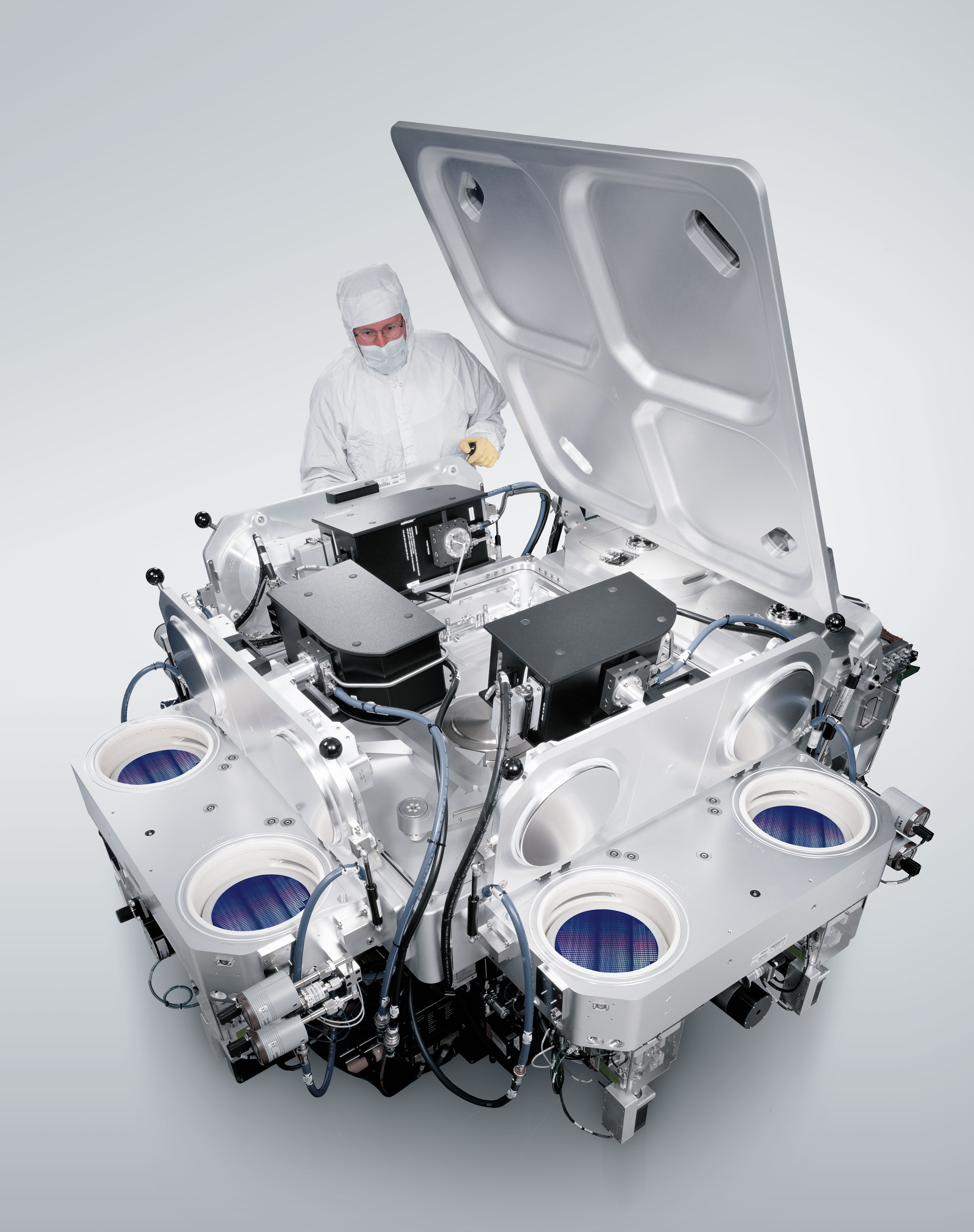 As part of the agreement announced today, Applied Materials will provide MIT.nano with several state-of-the-art 150mm and 200mm wafer processing systems, such as this Producer® chemical vapor deposition (CVD) system. The collaboration will create a unique open-access site in the United States that supports research and development at industry-compatible scale to accelerate advances in silicon and compound semiconductors, power electronics, optical computing, analog devices and other critical technologies.