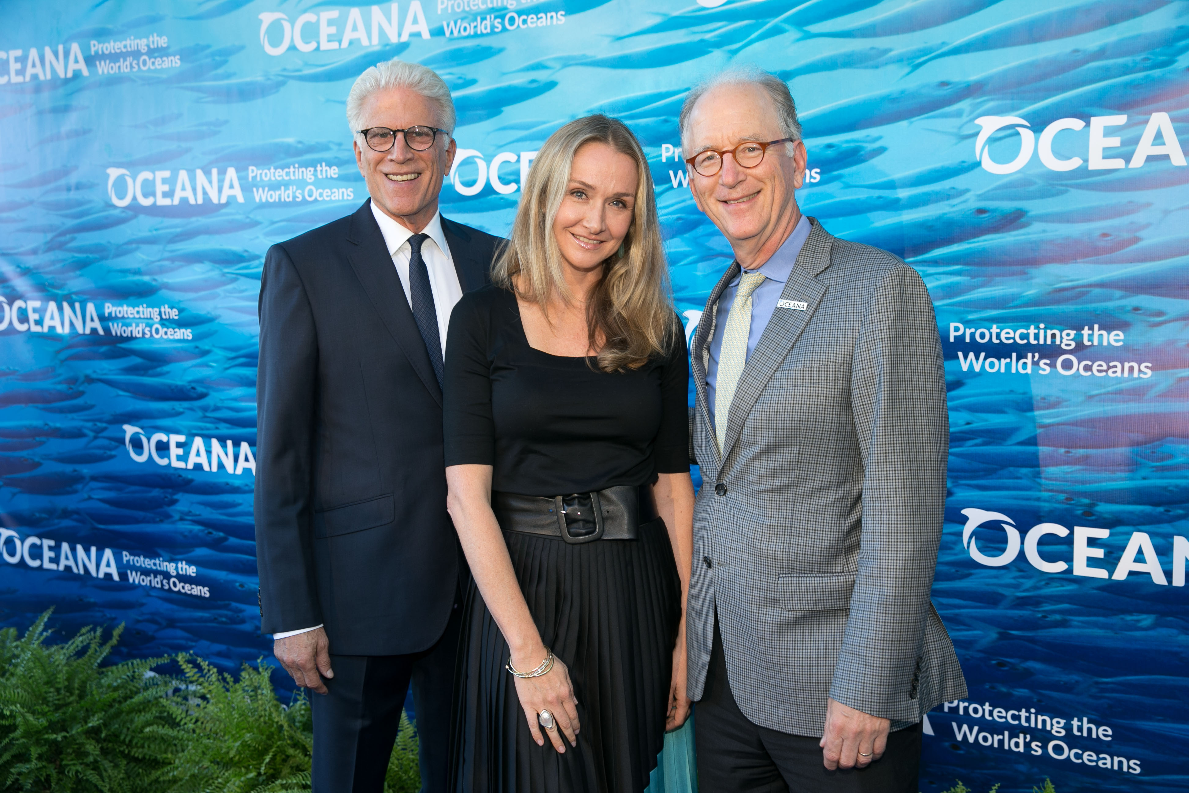 SeaChange emcees Ted Danson and Alexandra Cousteau with Oceana CEO Andy Sharpless
(C) Oceana/MOVI Inc