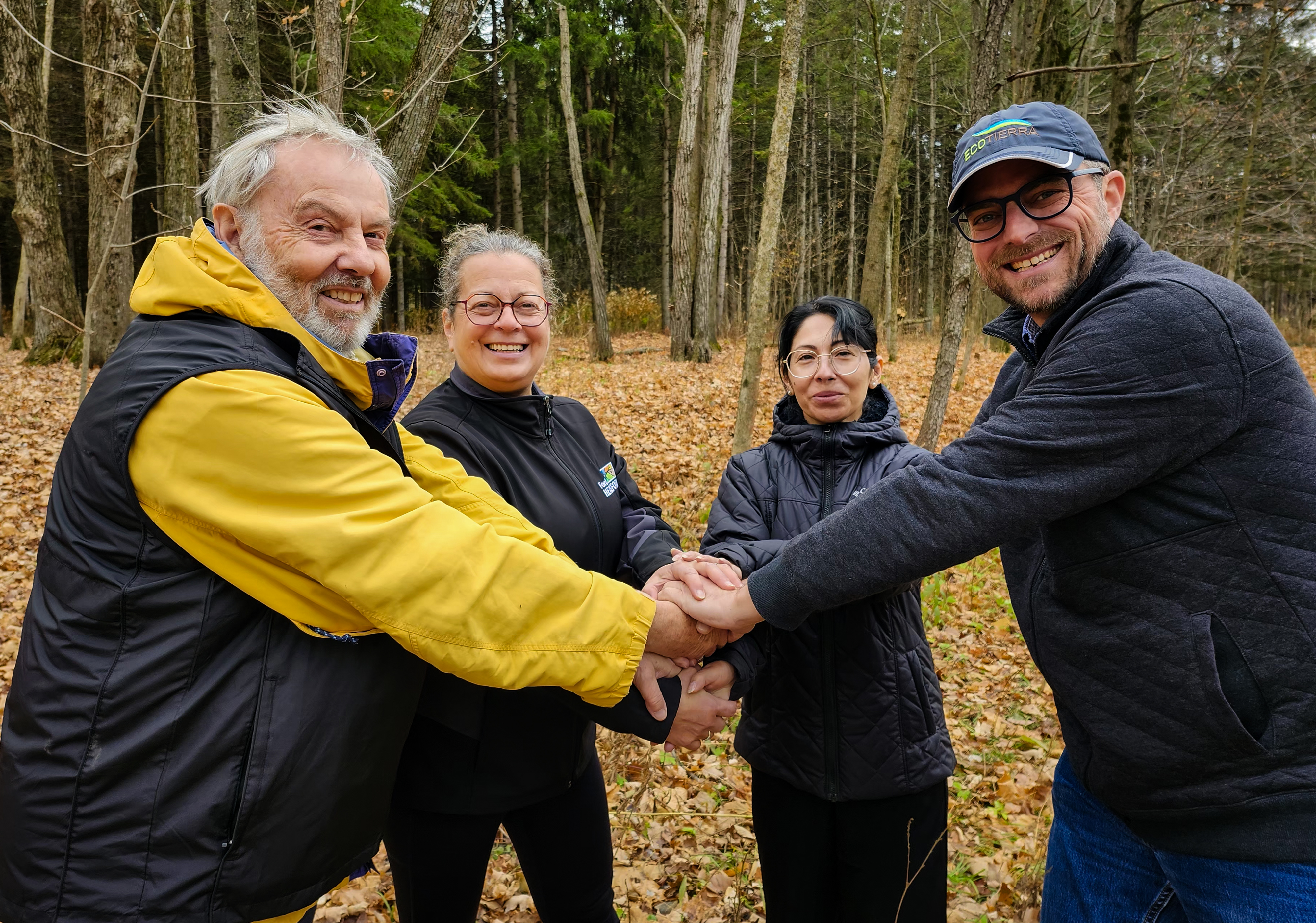 Poignée de main suite à la vente - Forest Hereford et Ecotierra