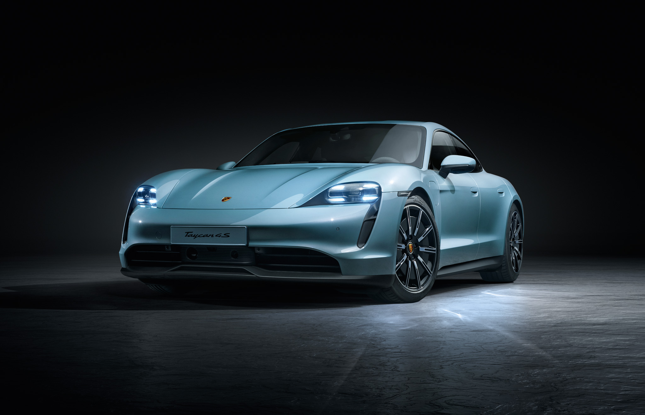 01 Porsche Taycan 4S 