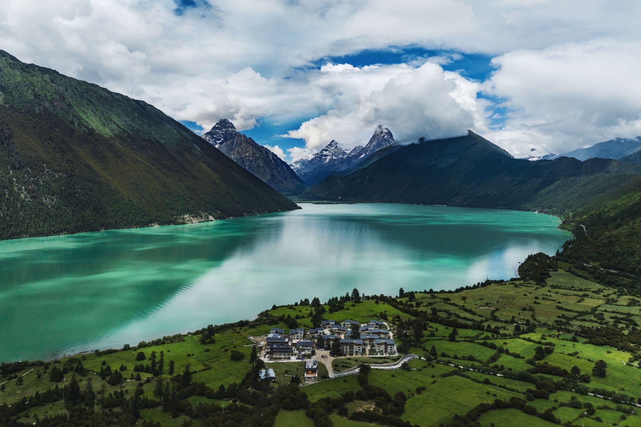 Songtsam Linka Retreat Lake Basong Tso