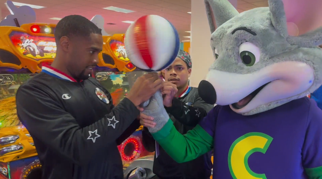 Harlem Globetrotter Players and Chuck E. Cheese 2024