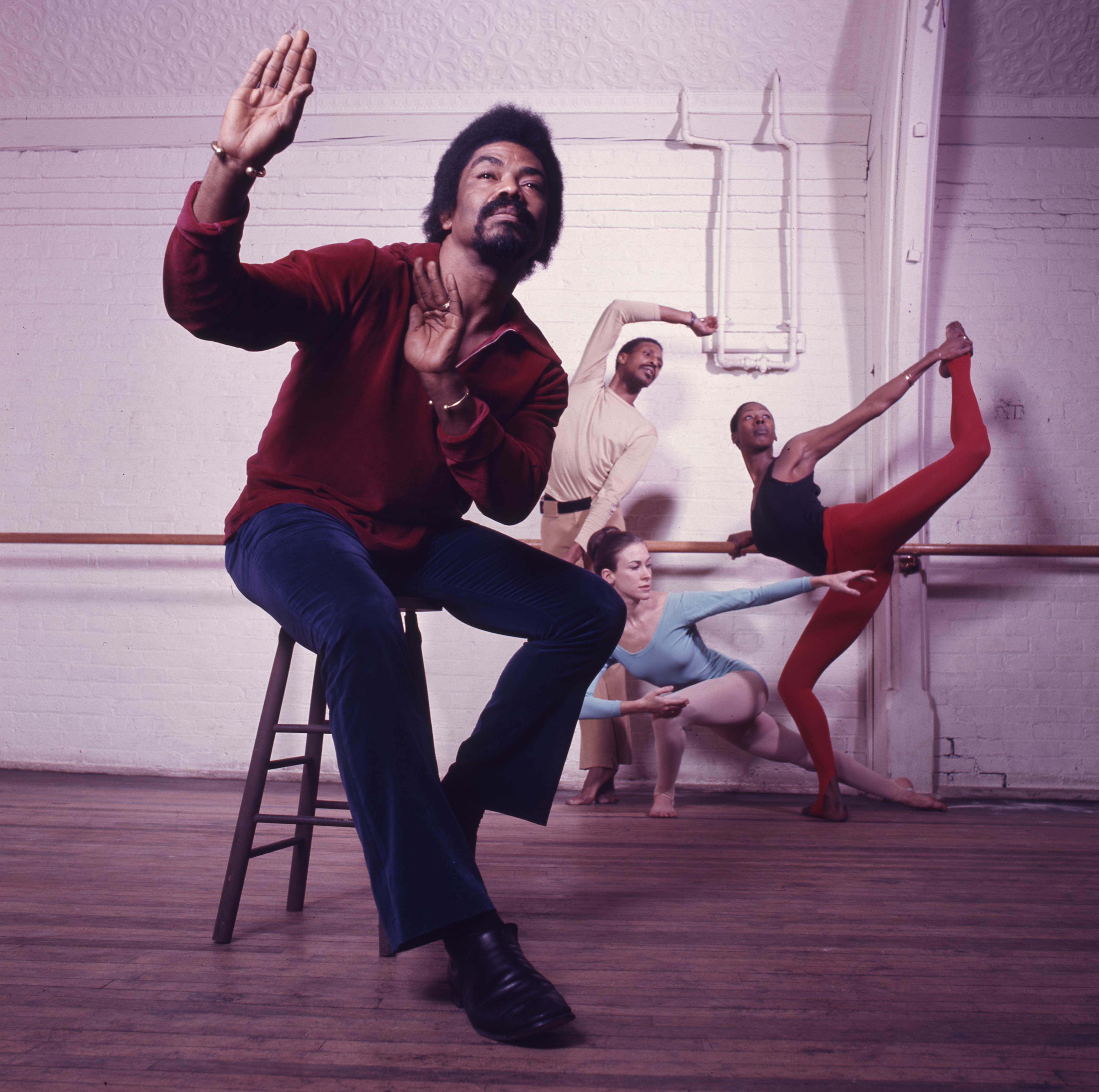 Portrait of Alvin Ailey with Judith Jamison, Linda Kent and Dudley Williams in dance studio.

Photography by Jack Mitchell © Alvin Ailey Dance Foundation Inc. and Smithsonian Institution, All rights reserved.

(Images provided are only to be used by media in reference to announcement and with full credit information)
