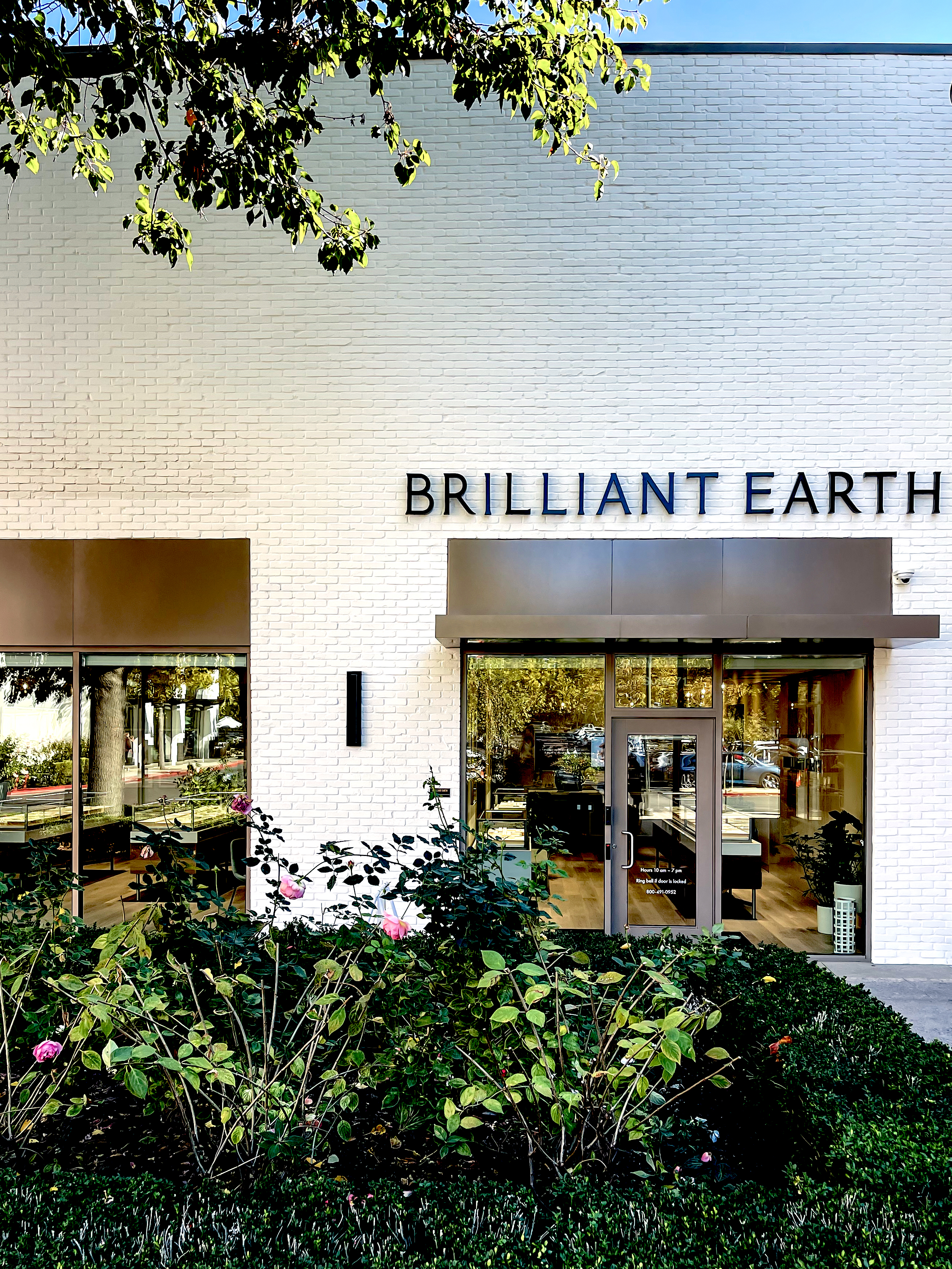 Brilliant Earth&#039;s New Showroom in Palo Alto