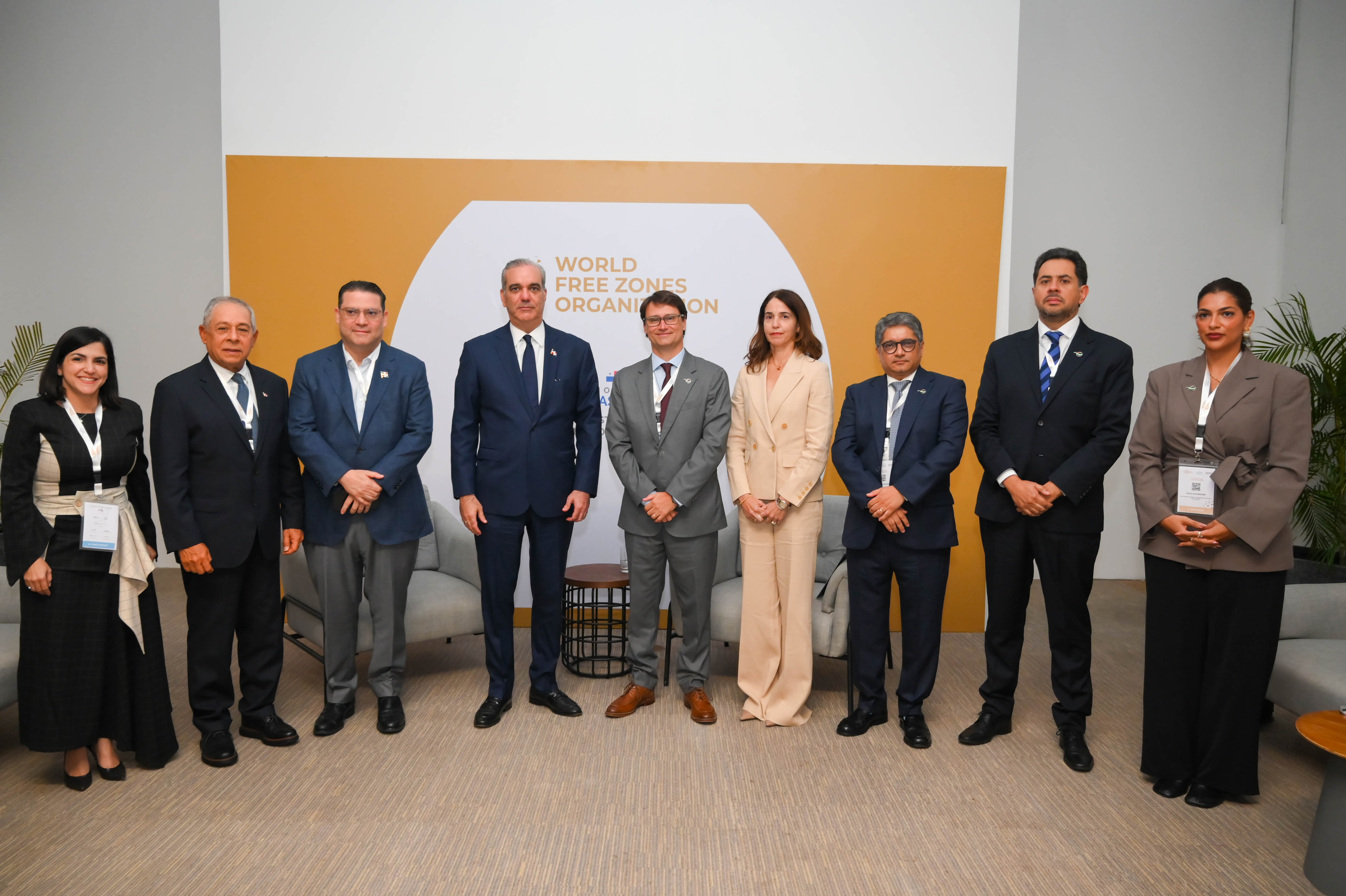 President Luis Abinader of the Dominican Republic and Manuel Martínez, CEO of DP World in the Dominican Republic, stand with others at WFZ Congress.