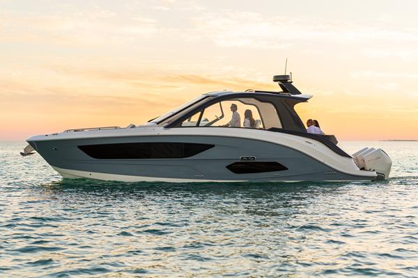 Sea Ray Introduces The Brand New Sundancer 370 Outboard An Icon Reinvented Nyse Bc