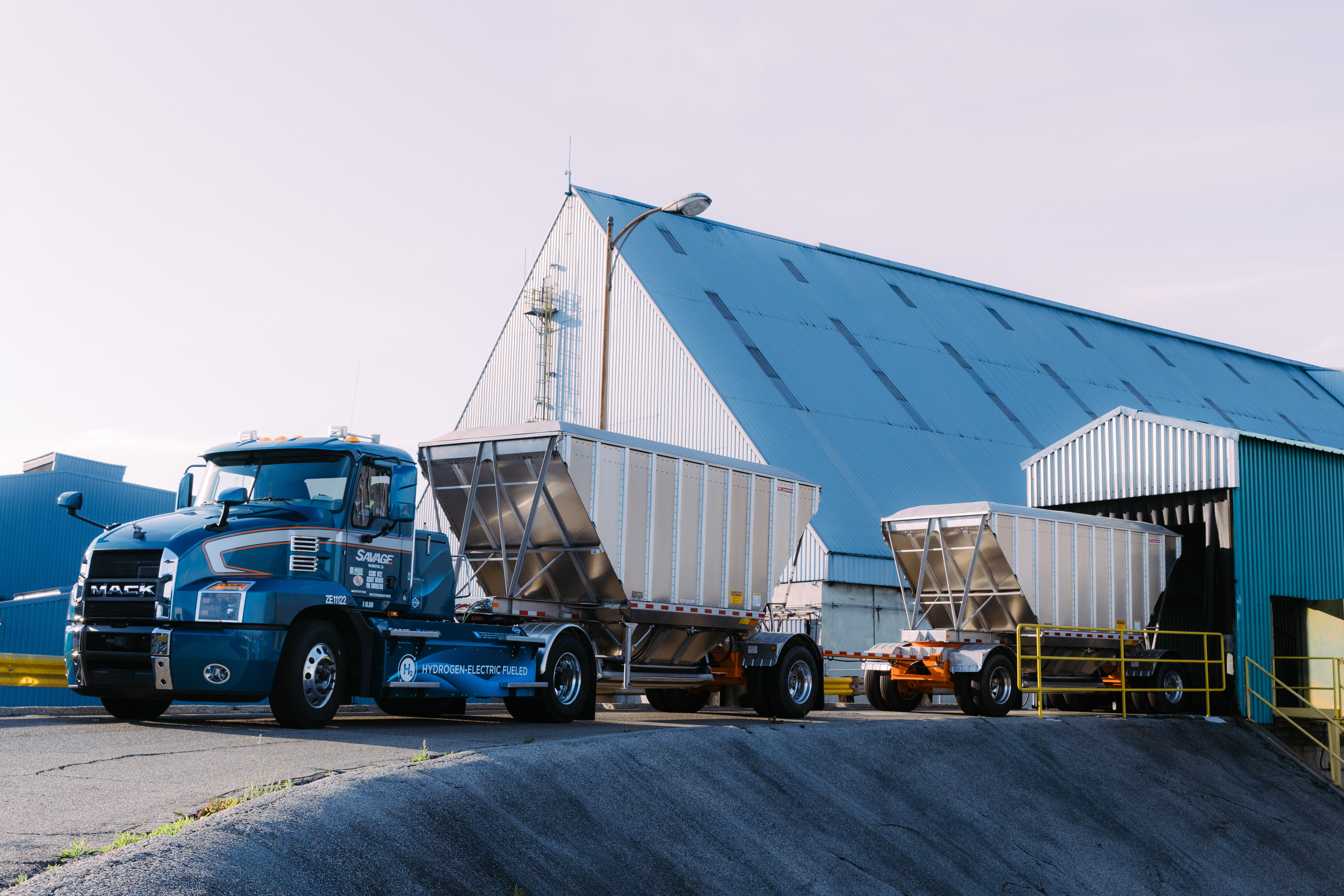 Savage and Symbio North America announce the commissioning of the first hydrogen-electric fuel cell truck for drayage