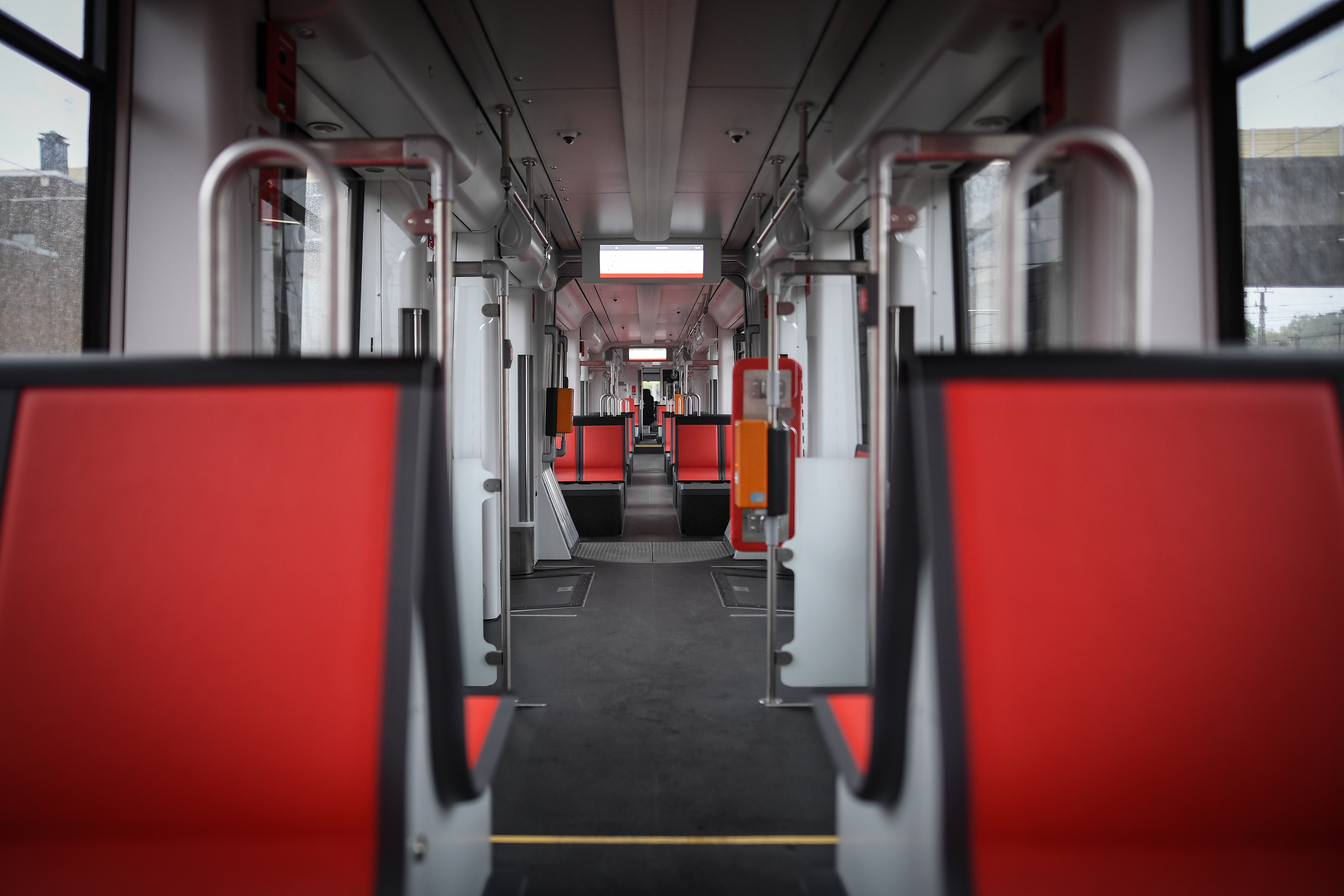 The new FLEXITY tram offers space for up to 200 passengers_Copyright_DVG