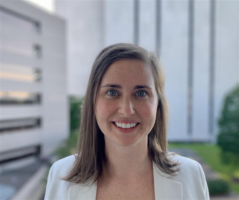 Betsy Cottam Headshot