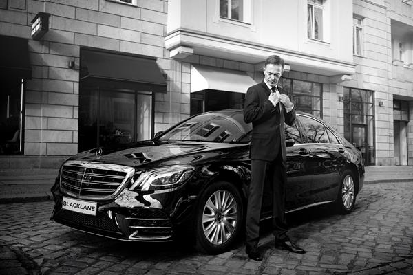Blacklane chauffeur and vehicle