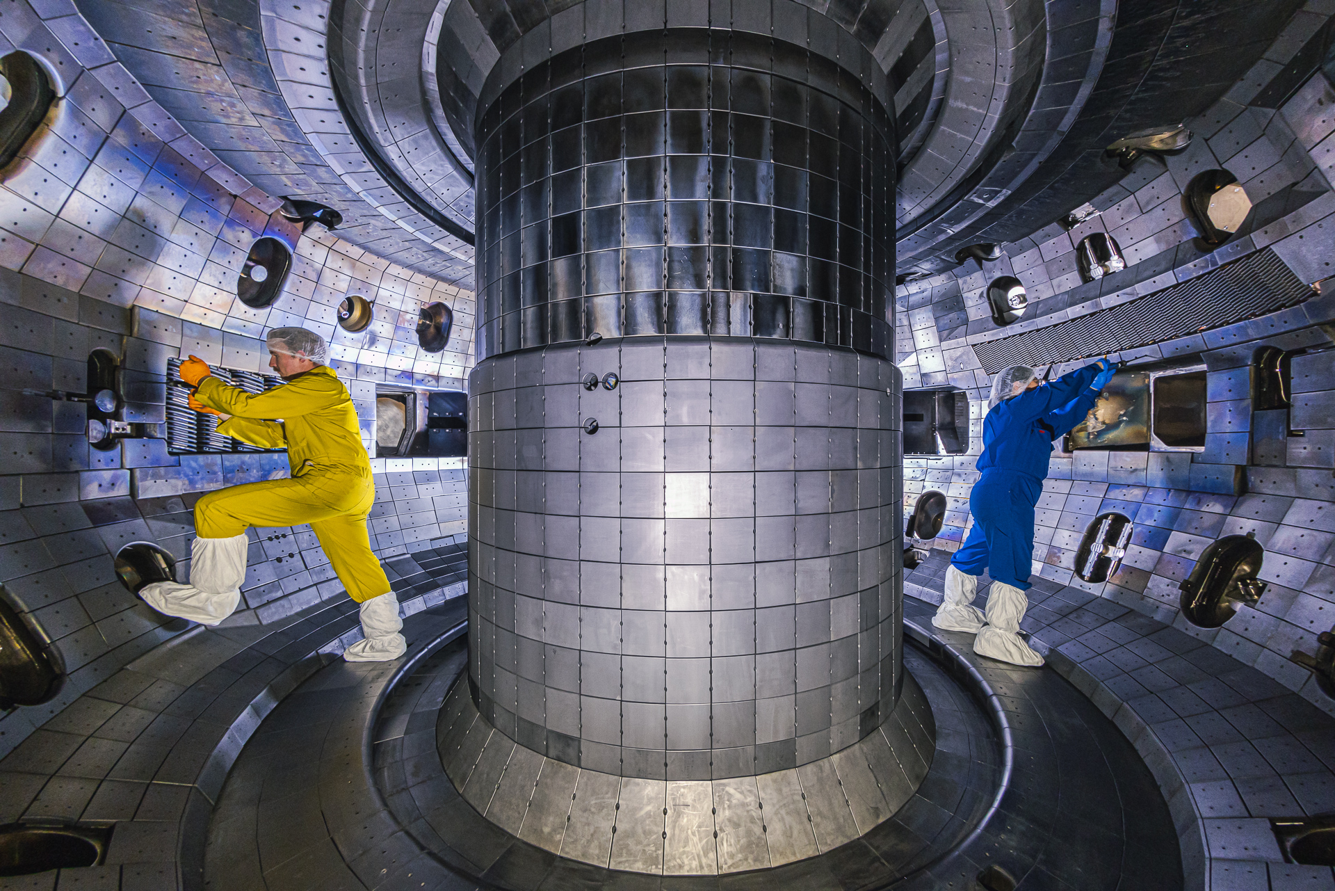 The interior of DIII-D. Following a major upgrade in 2024, the new systems and improvements help strengthen DIII-D's standing as one of the most ﬂexible and capable magnetic fusion research facilities in the world.