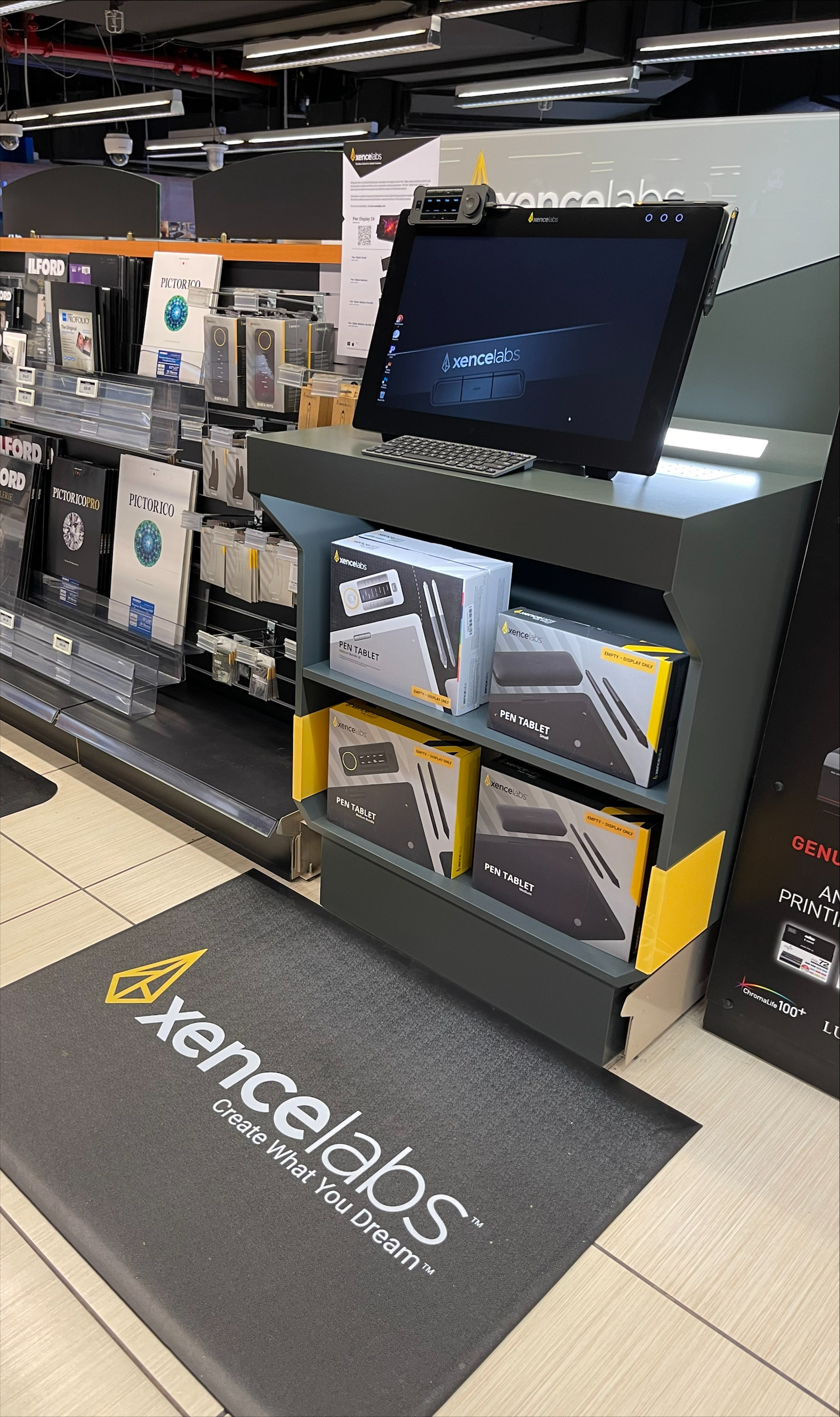 Xencelabs kiosk at B&H retail locations in Manhattan 