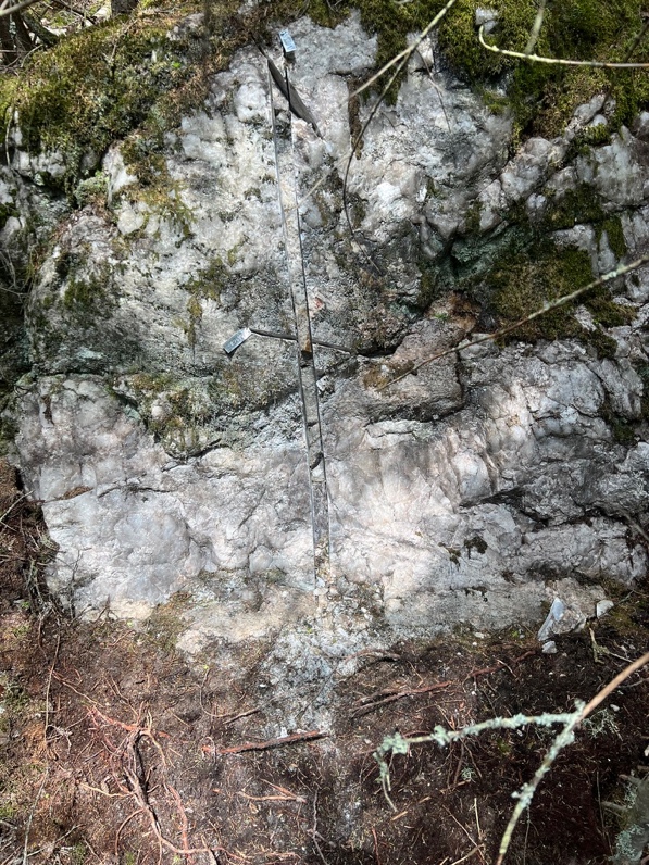 Figure 4 – Pictures of channel samples with local centimetric spodumene was observed (Dyke 2) 