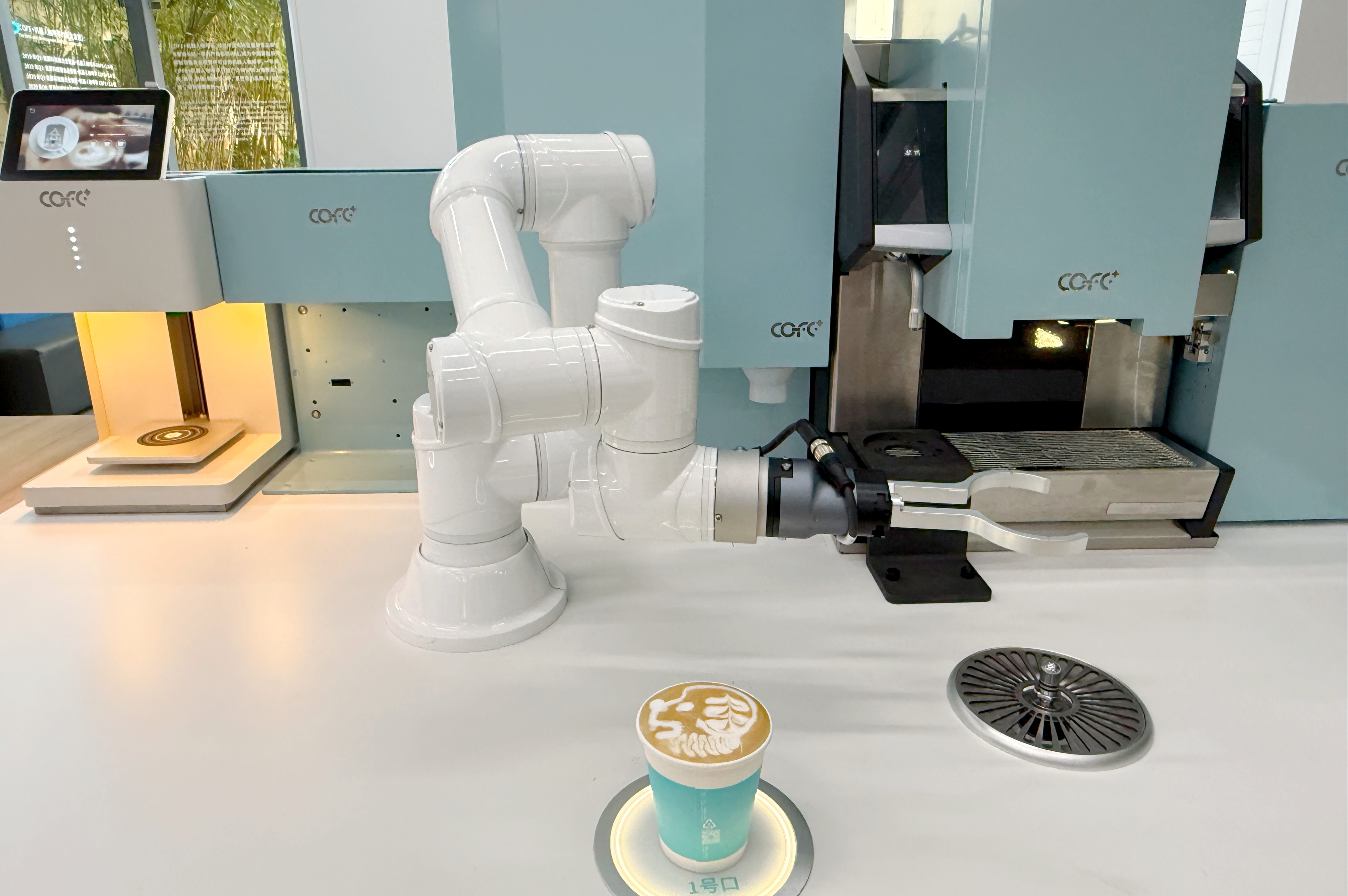 COFEPLUS Robot Coffee Counter Robot Latte Art Display