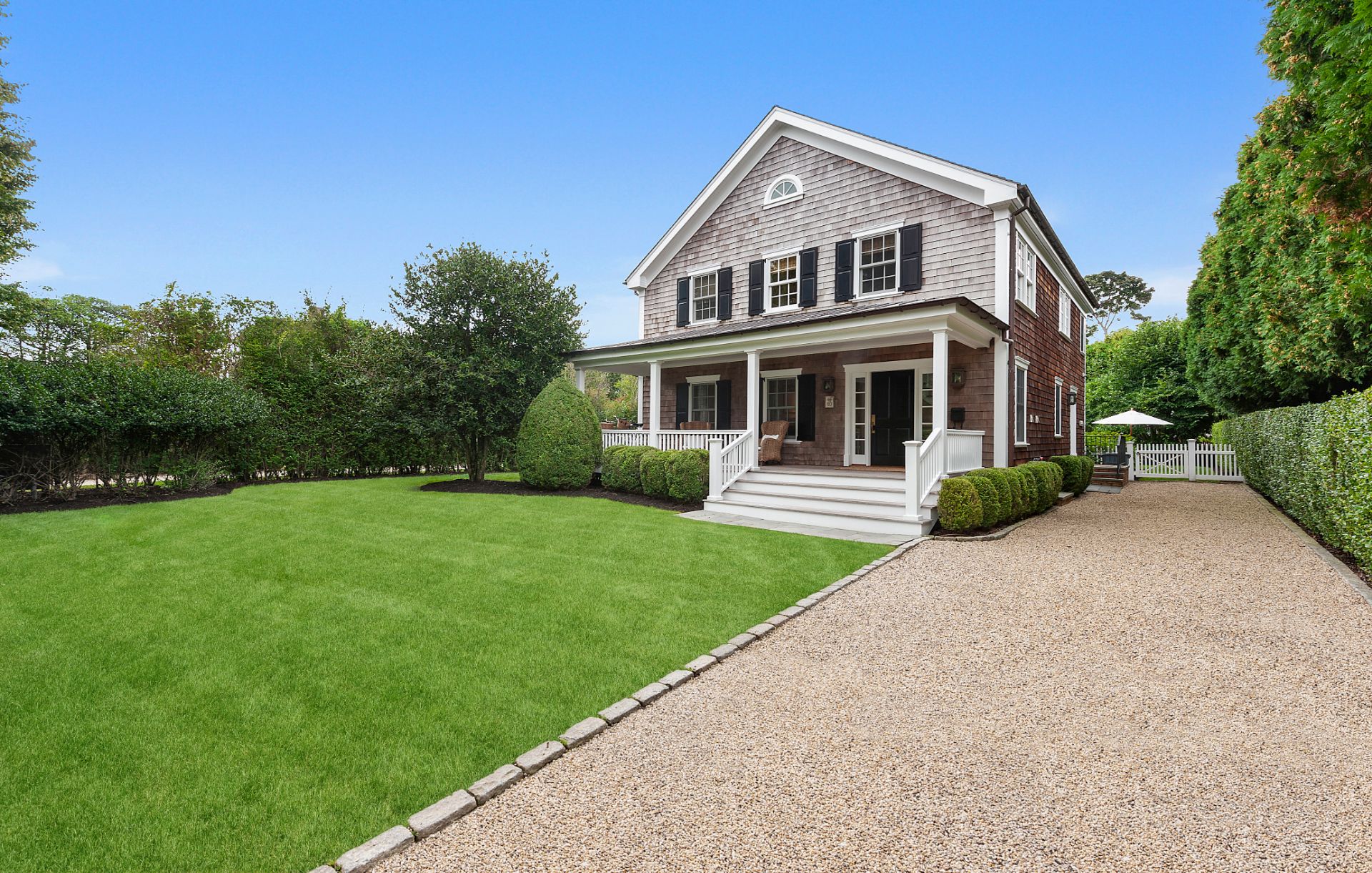 Traditional Hamptons Elegance