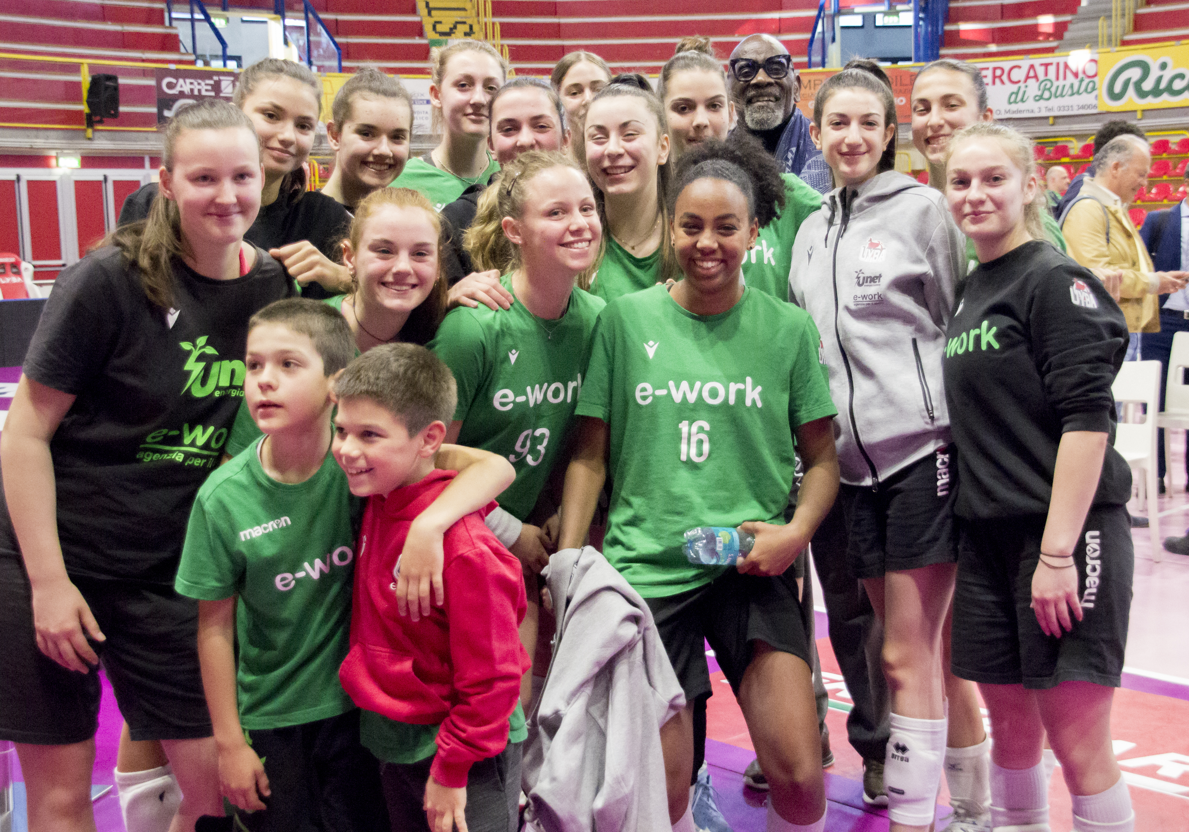 Chris Gardner with UYBA Volley Junior team players