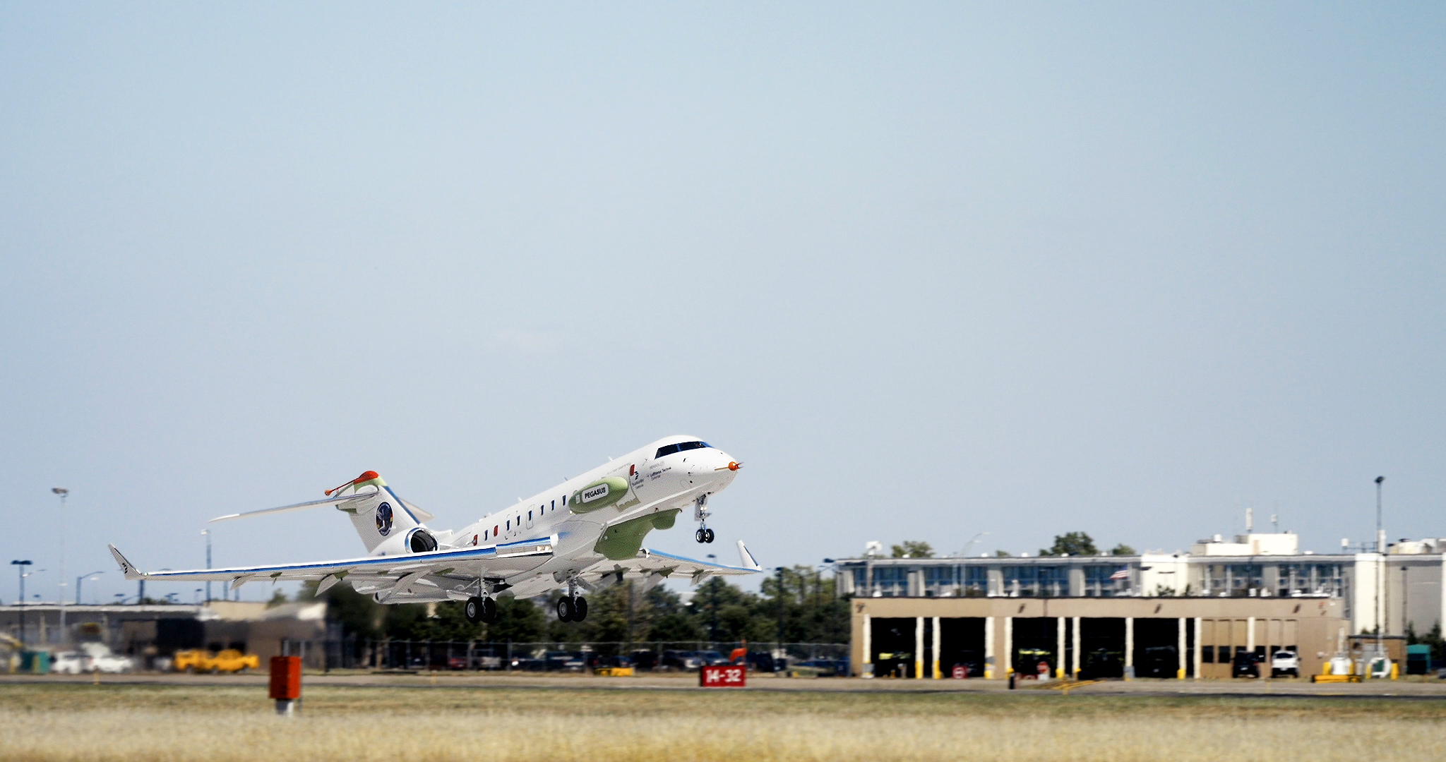 Vol inaugural de l'avion PEGASUS