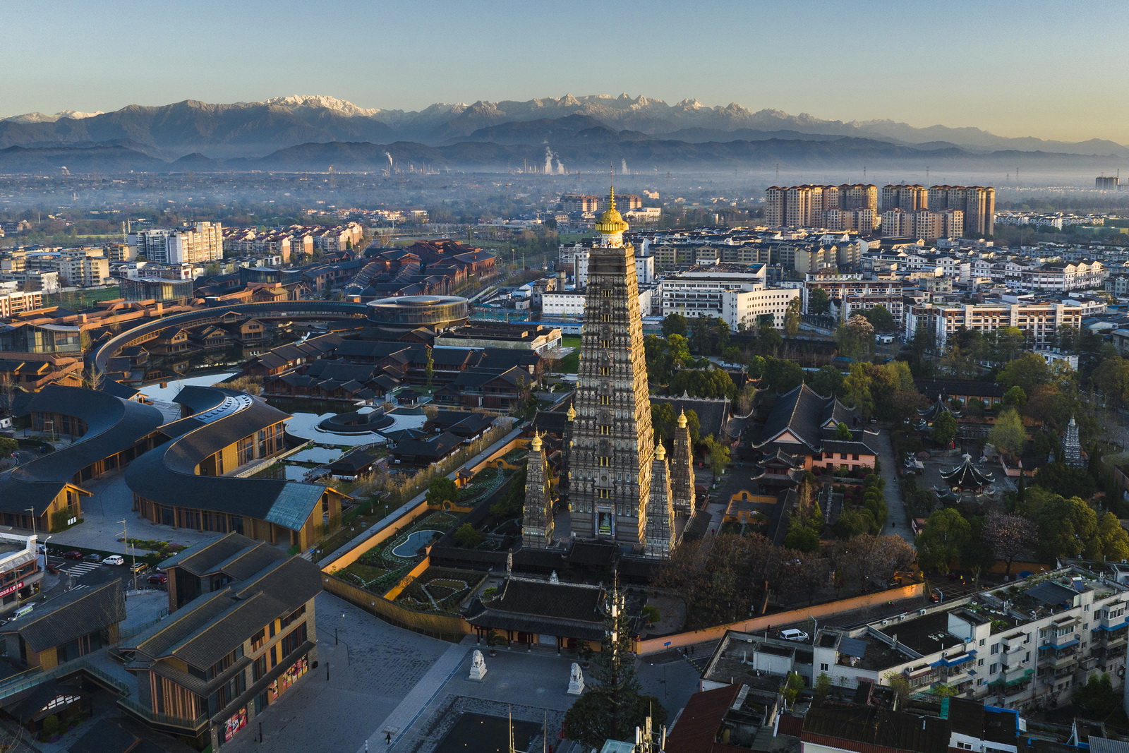 China's Pengzhou Builds "Pengzhou Lifestyle" as City Identity