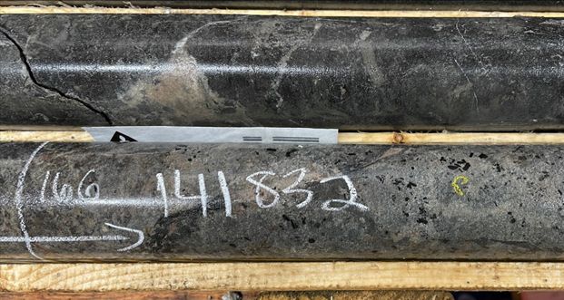 South Rim Zone.  Top Photo: carbonatite dyke (phoscorite) with REE-rich apatite and monazite matrix, and small biotite phenocrysts at 166m with 2.85% TREO including 28.5% PMREO within 261m at 0.7% TREO. Bottom photo: core bench photo of carbonatite (sovite) dykes and vein breccia observed over tens of metres in HK22-019. This is the first observation of apatite (orange-pink) in a sovite (white calcite carbonatite) at H-K. This new occurrence of mineralized sovite is a proximal indicator to the intense REE mineralization in holes 15 and 20.