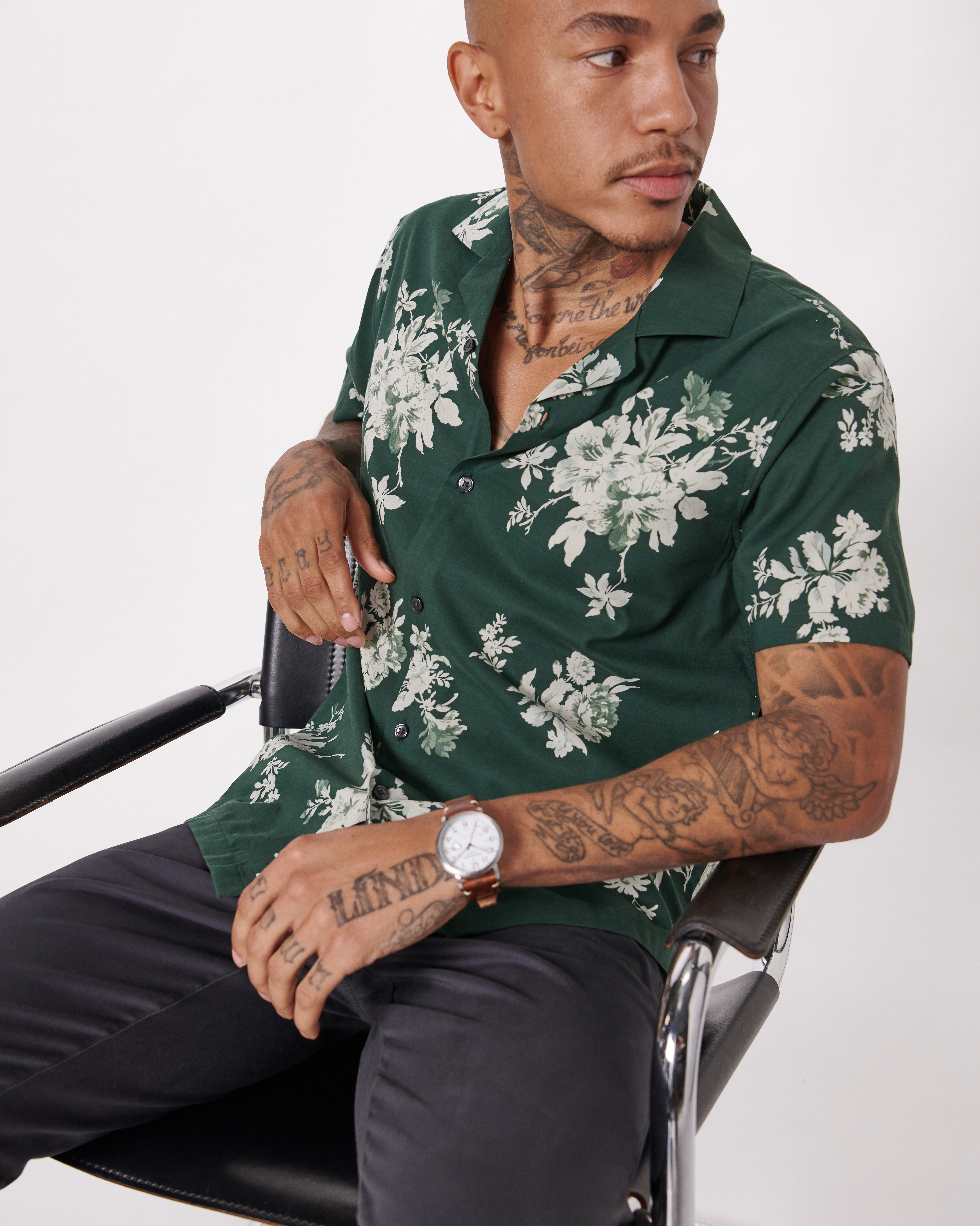 The Abercrombie x The Knot “Best Dressed Guest” collection features curated and co-designed pieces perfectly suited to outfit guests for the busiest wedding and event season ever.