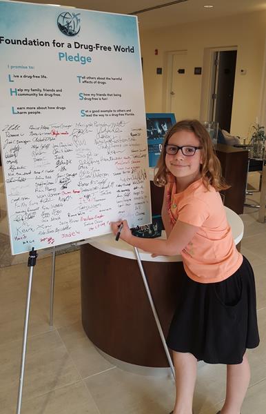 Young Lady takes the FDFW pledge