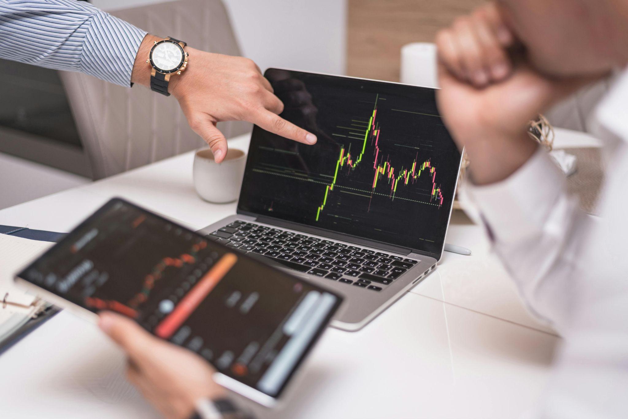 Global Asset Tracking: Annonymously's platform for AI-driven blockchain monitoring and data analysis.