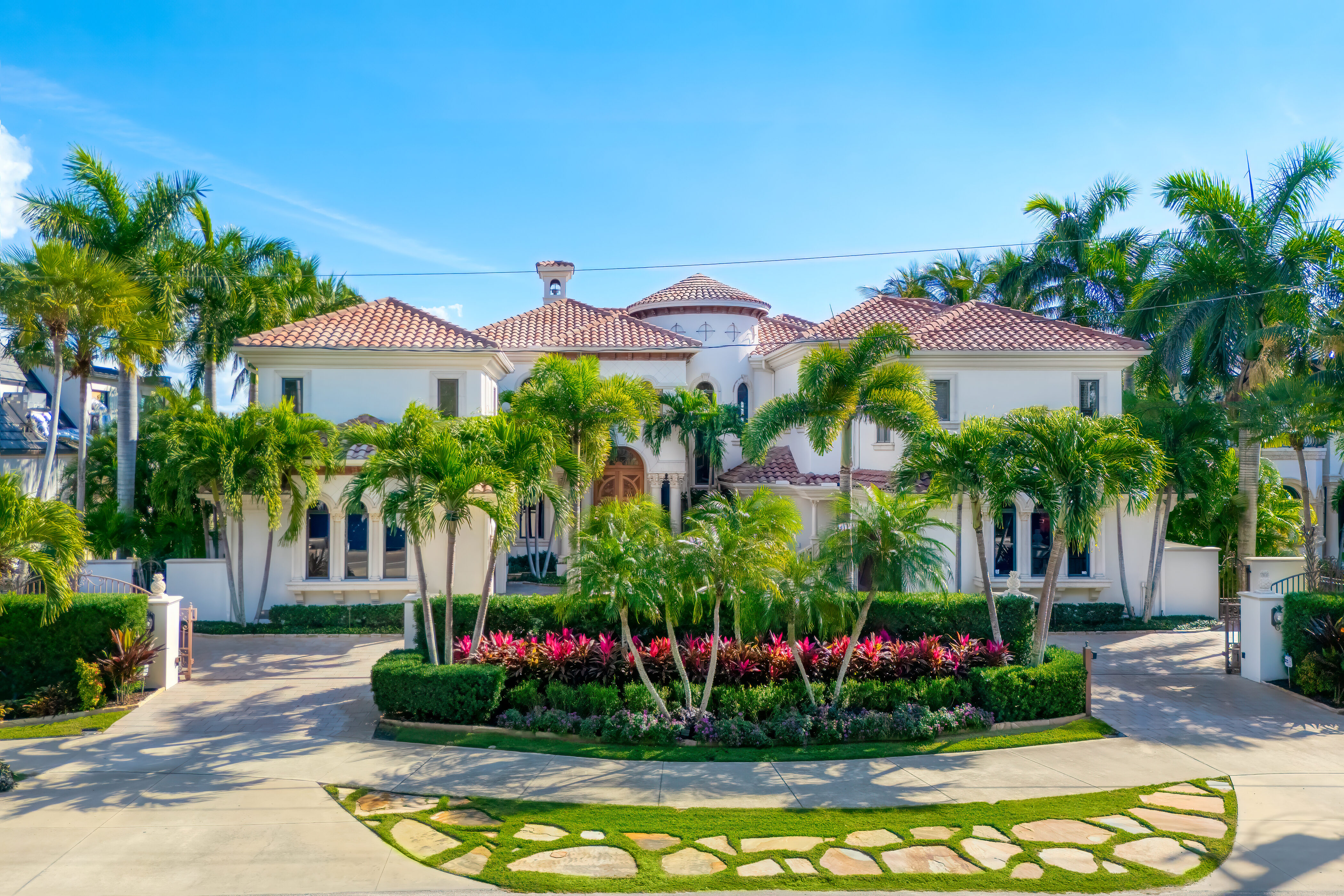1436 John Ringling Parkway: It Works! Founder Lists $12.98M Sarasota Bayfront Estate